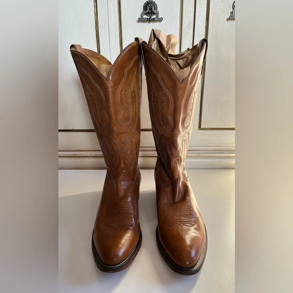 Vintage Men’s Tony Lama Western Brown Pull on Cowboy Boots size 10.5 Stitching